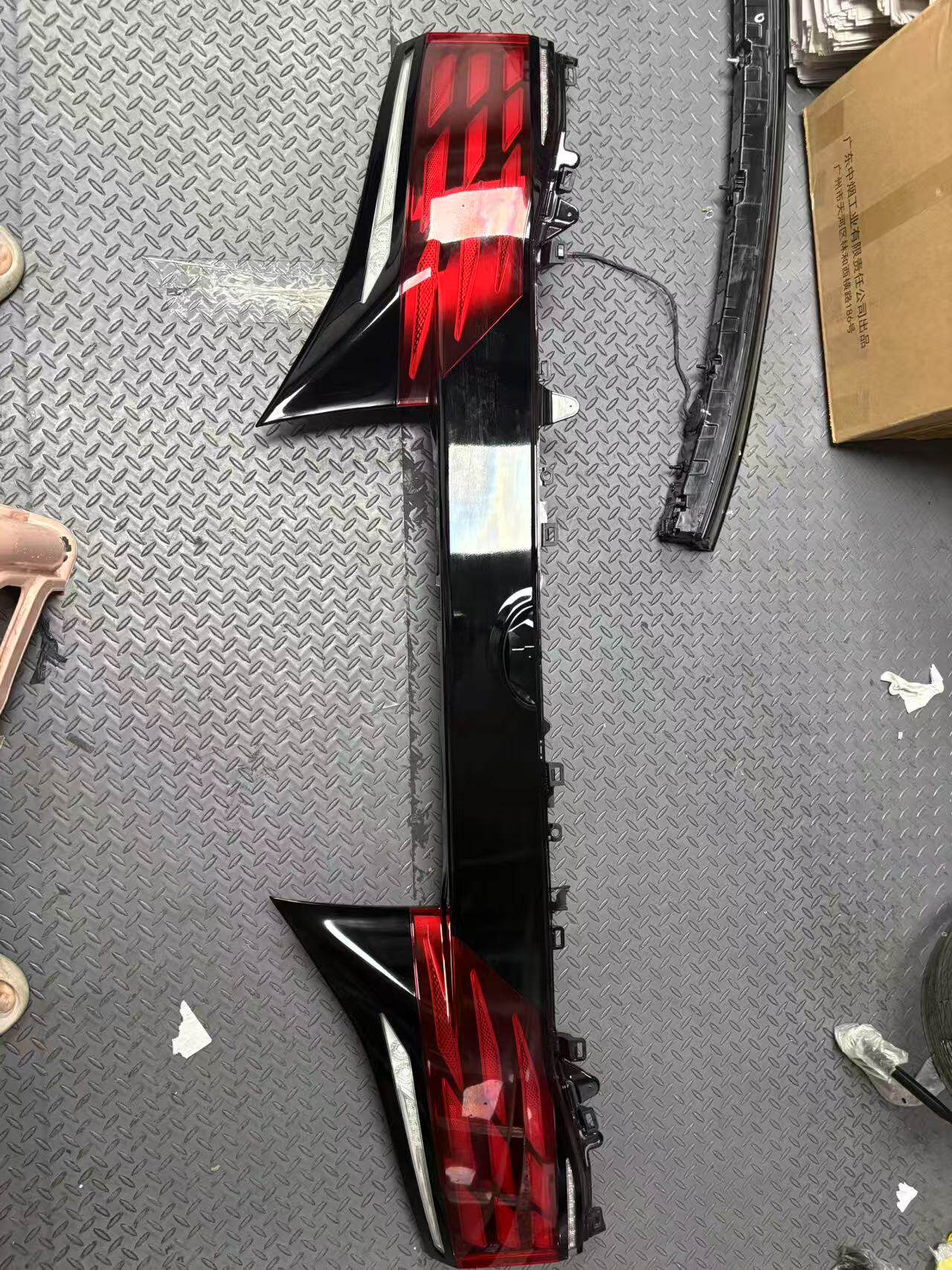 24款丰田40系埃尔法原装贯穿尾灯后尾灯ALPHARD40系原厂尾灯拆车