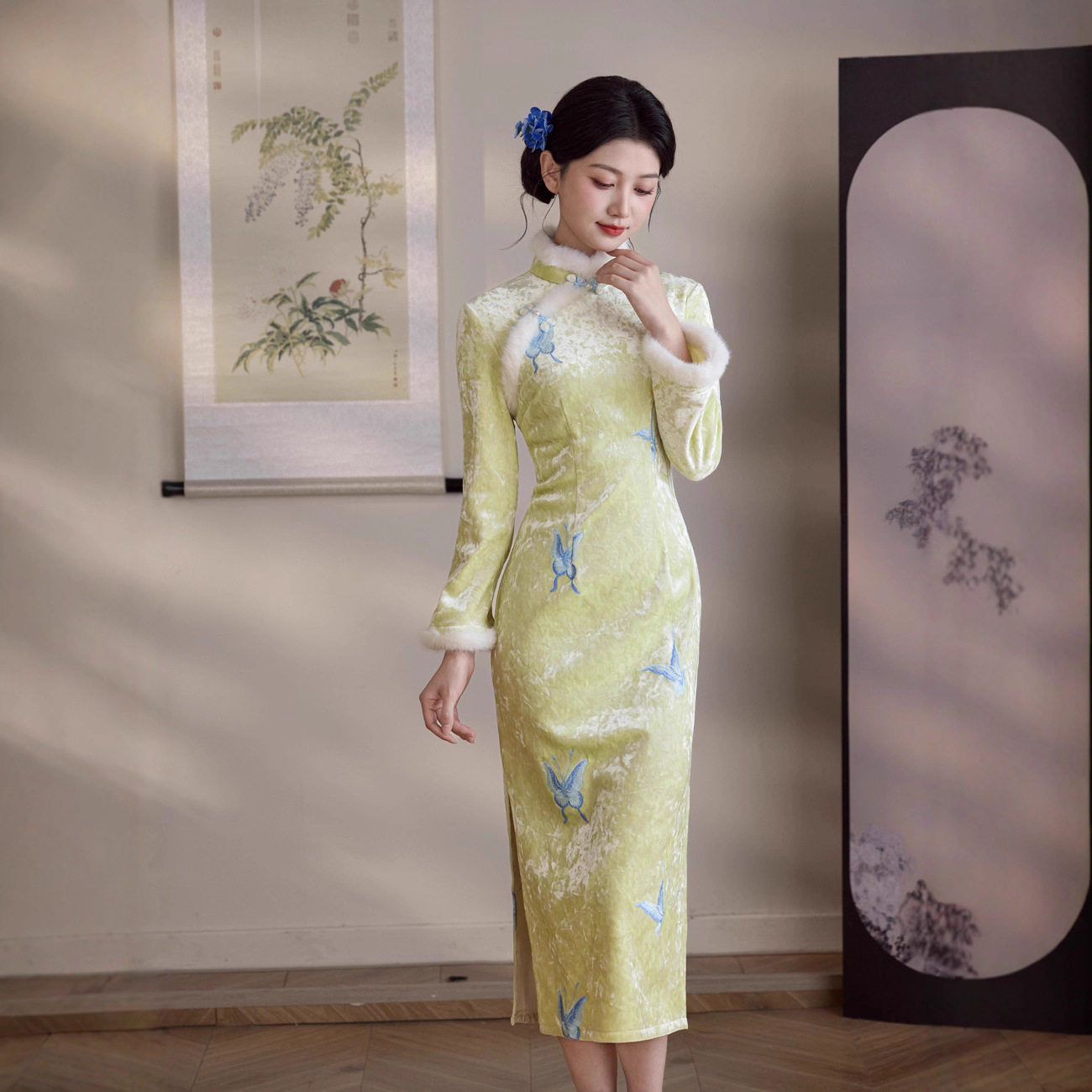 刺绣加绒加厚冬装国风新中式长款长袖改良旗袍年轻款女复古秋冬季