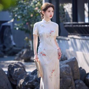 白色旗 年轻气质优雅款 苏堇长款 2025春夏侧扣提花旗袍印花印花新款