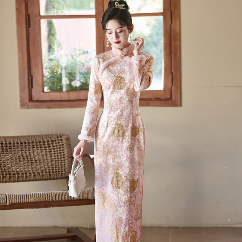 粉色刺绣加绒加厚冬装国风新中式长袖改良旗袍年轻款女感冬季