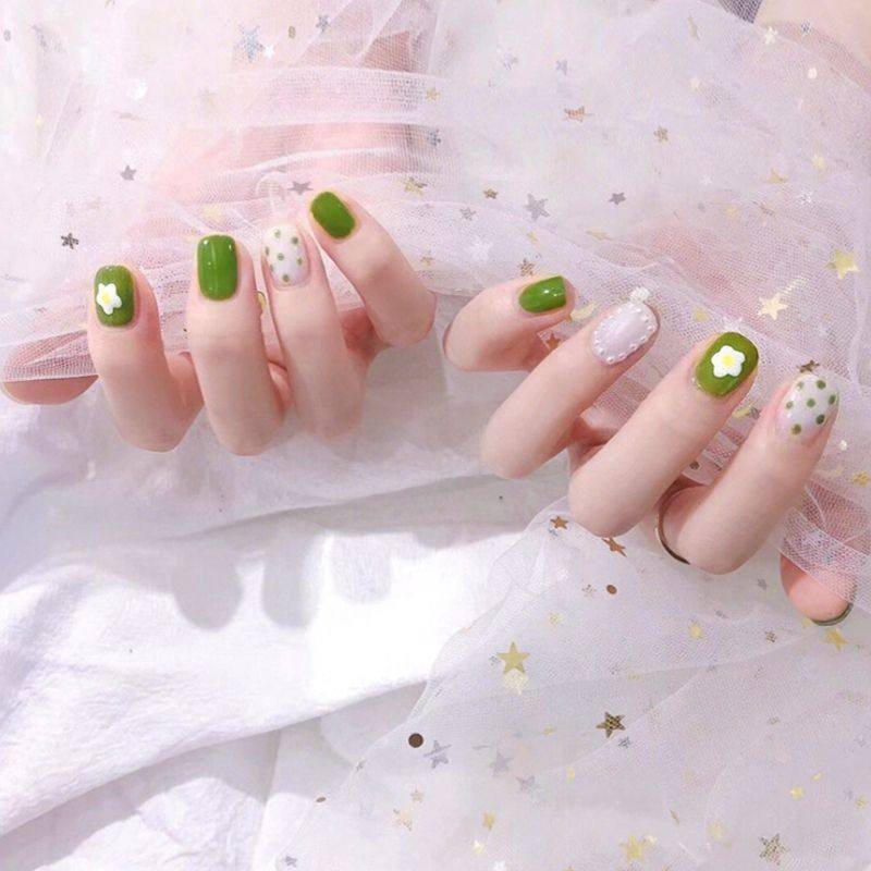 2026年新款儿童美甲穿戴甲感短款绿色珍珠泫雅小花24片假指甲,彩妆/香水/美妆工具,美甲工具,淘宝优惠券,粉丝福利购,淘宝优惠卷