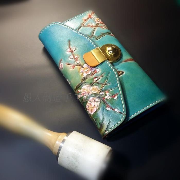 定制 手绘  梅花 瑞士 进口 插口 皮雕 女式 手包