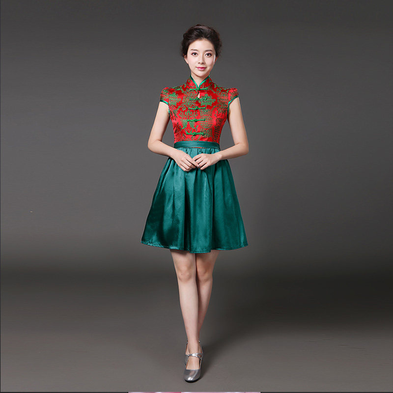 红色短款旗袍裙宴会伴娘礼服图片