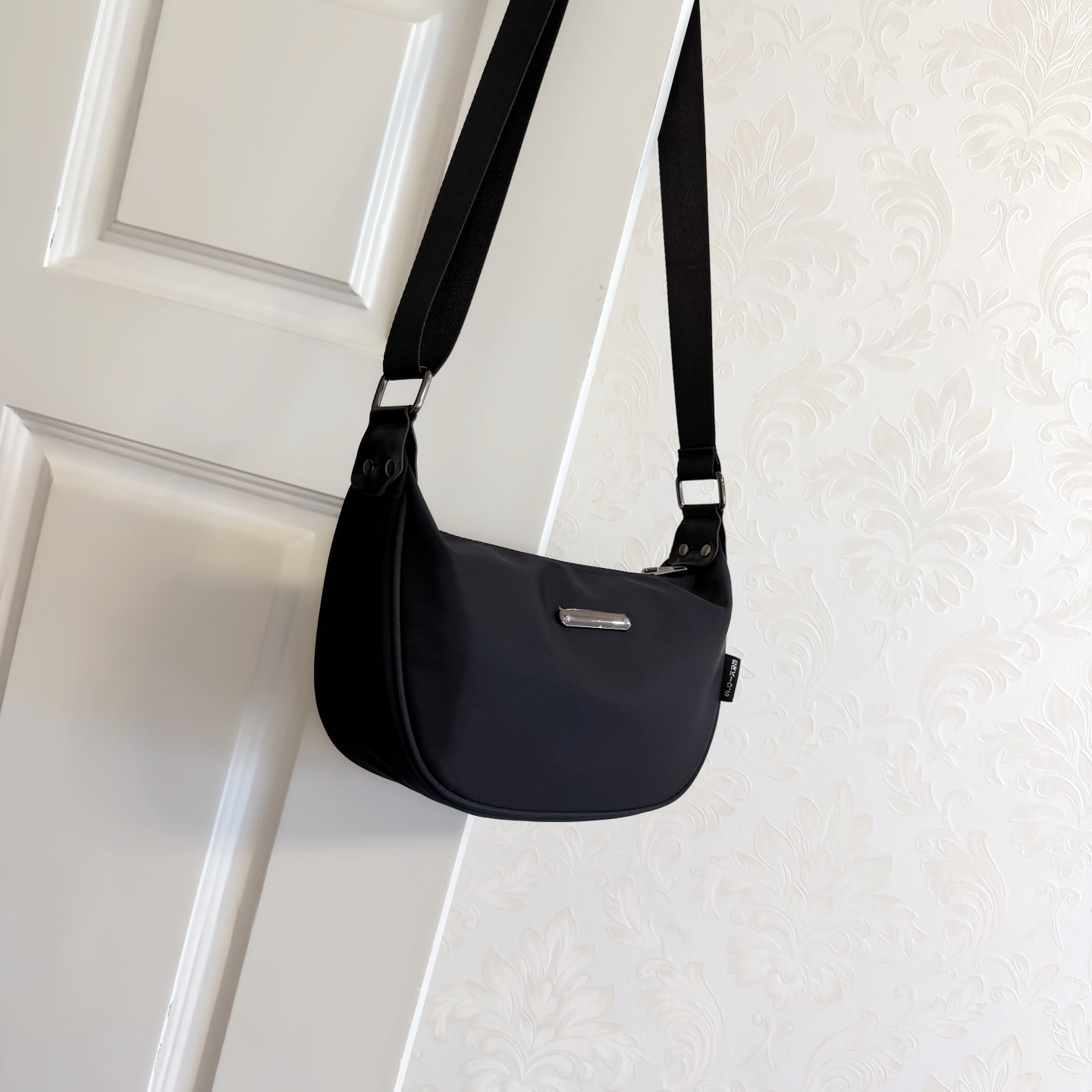 韩版百搭斜挎包轻便时尚妈妈单肩包2025秋新款休闲纯色小众饺子包