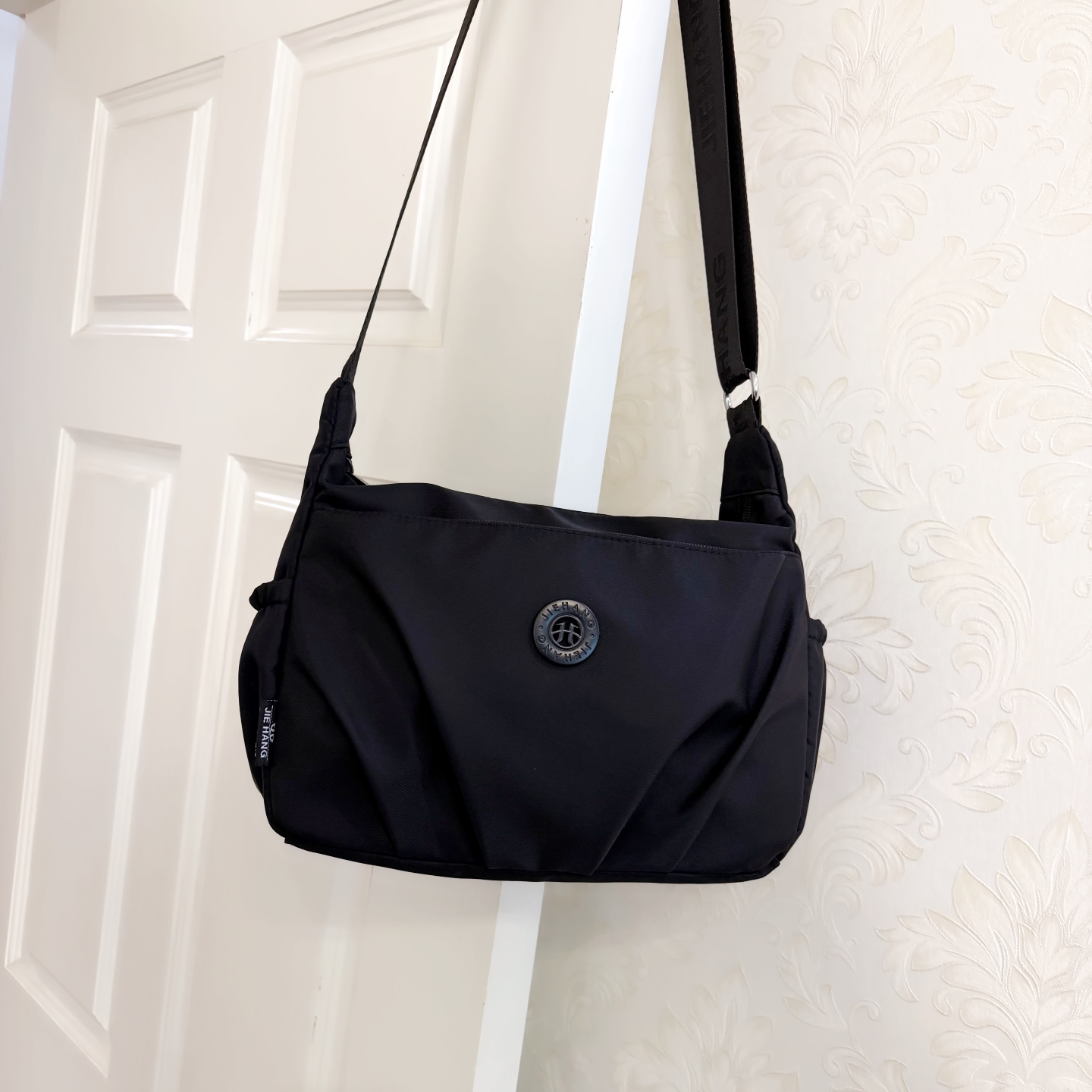 春季新款斜挎包休闲轻便中年妈妈包大容量多隔层单肩女包牛津布潮