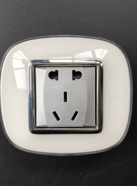 罗格朗开关插座Bticino系列五孔插座玻璃边框+银色五孔