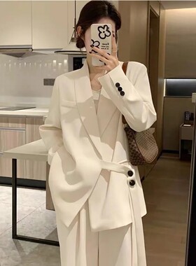 生哥家 太值啦！捡大漏！高级感时尚休闲女百搭显瘦西服西裤套装