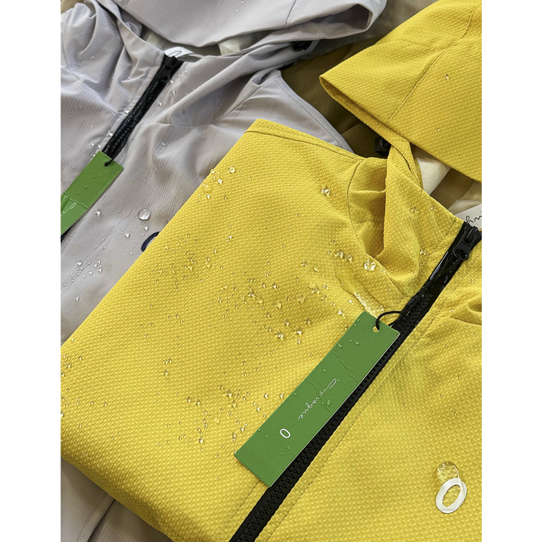 生哥家 反季清！小众高级感女士户外短款宽松廓形冲锋软壳衣外套