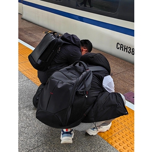 户外旅行徒步大容量多功能男女双肩背包 出口单 生哥家 值哭啊