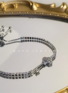 大牌高级感满钻钥匙手链