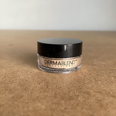 美国Dermablend遮瑕定妆控油散粉防水防汗持久 banana暖色 1g小样