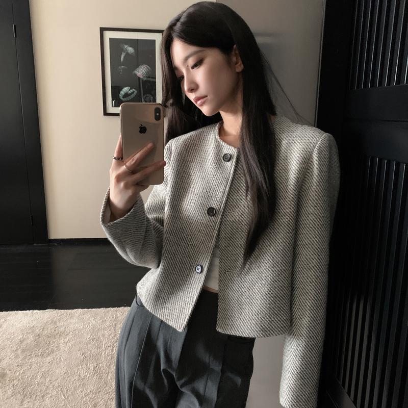 开春2025超火小香风外套女新款复古小个子高级感宽松名媛千金上衣