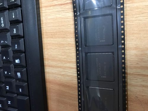 拍前请先咨询客服MT1199E原装EN80C196KC20  PLCC