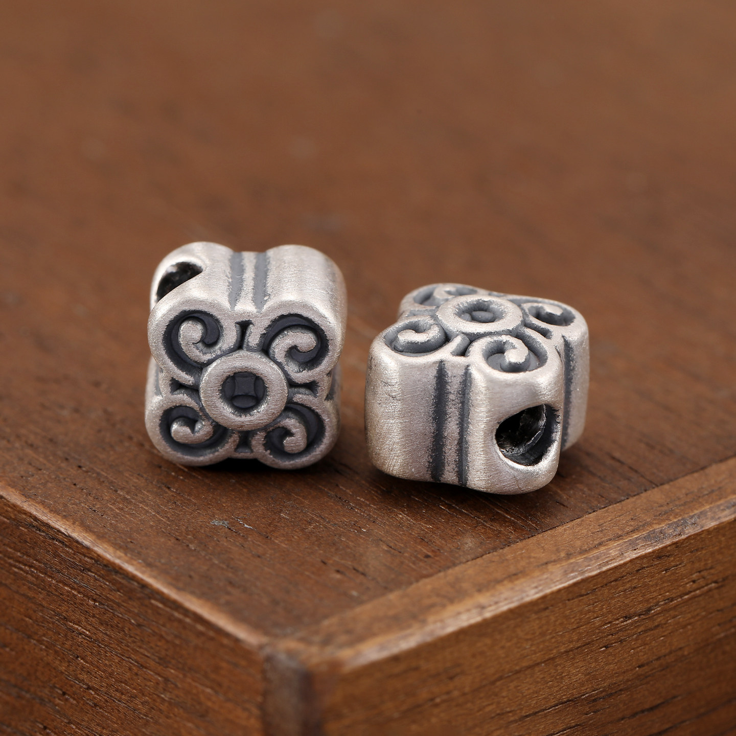 足银s999复古花型散珠配件通孔diy水晶手串编绳配件3D硬银工艺,饰品/流行首饰/时尚饰品新,银饰配件,淘宝优惠券,粉丝福利购,淘宝优惠卷