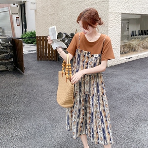 小个子假两件拼接碎花吊带连衣裙女2025夏新款宽松遮肉显瘦T恤裙图片
