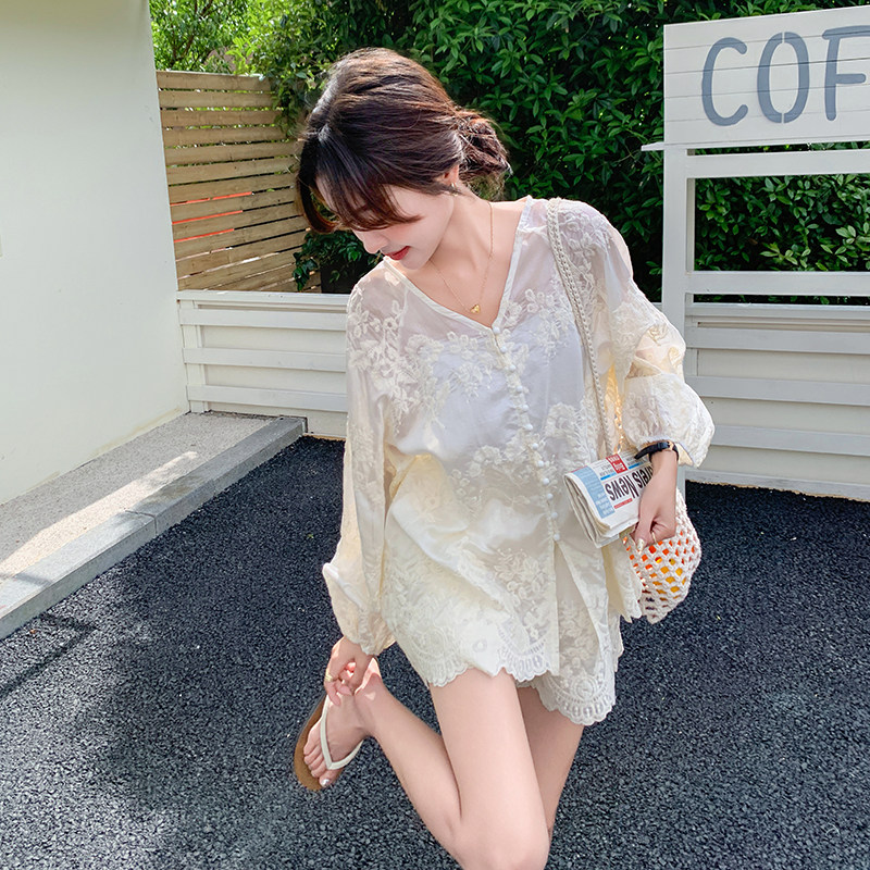 法式复古蕾丝绣花防晒套装女2025夏季新款宽松显瘦上衣短裤两件套,女装套装/套裙,2C198
