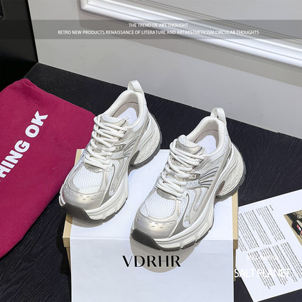 超火厚底老爹鞋女2026春季新款百搭增高7cm白色潮松糕运动休闲鞋