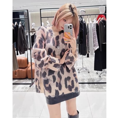 圆领破洞毛边抽象图案秋冬毛衣