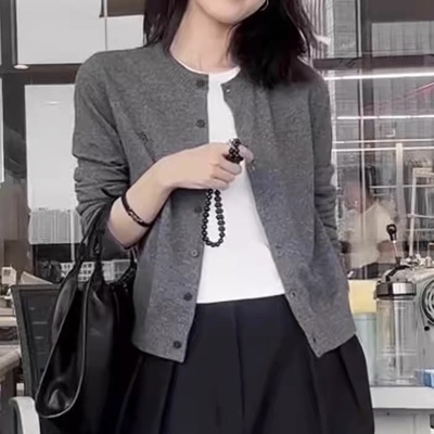 针织衫 时尚新款圆领纽扣开襟精美烫钻装饰纯色简约百搭 开衫0.24