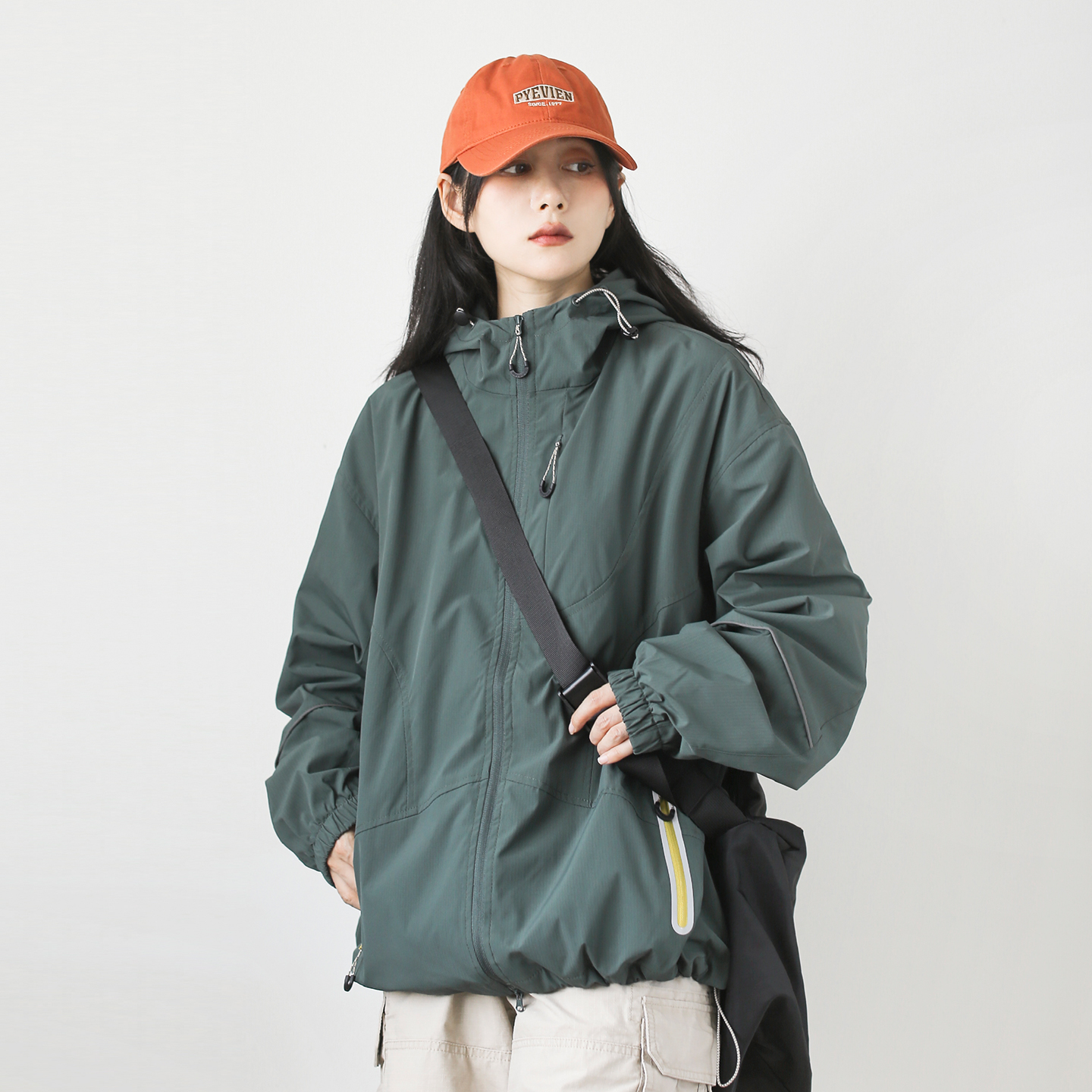 日系复古连帽冲锋衣外套男女春秋新款宽松休闲徒步工装夹克上衣