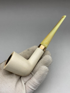 烟草艺术品的优雅再现：烟斗专卖行业解读