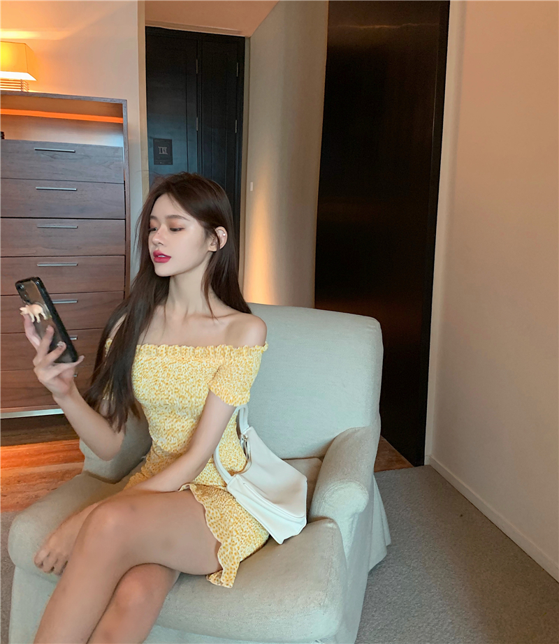 Real photo, real price, new summer slim fit, hip, waist, short skirt, sexy off shoulder dress with one word collar