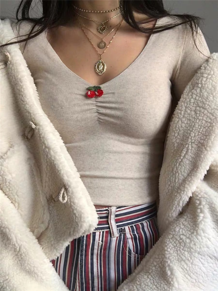 Real price sweet cherry V-neck wood ear low chest exposed navel slim bottom t versatile top girl