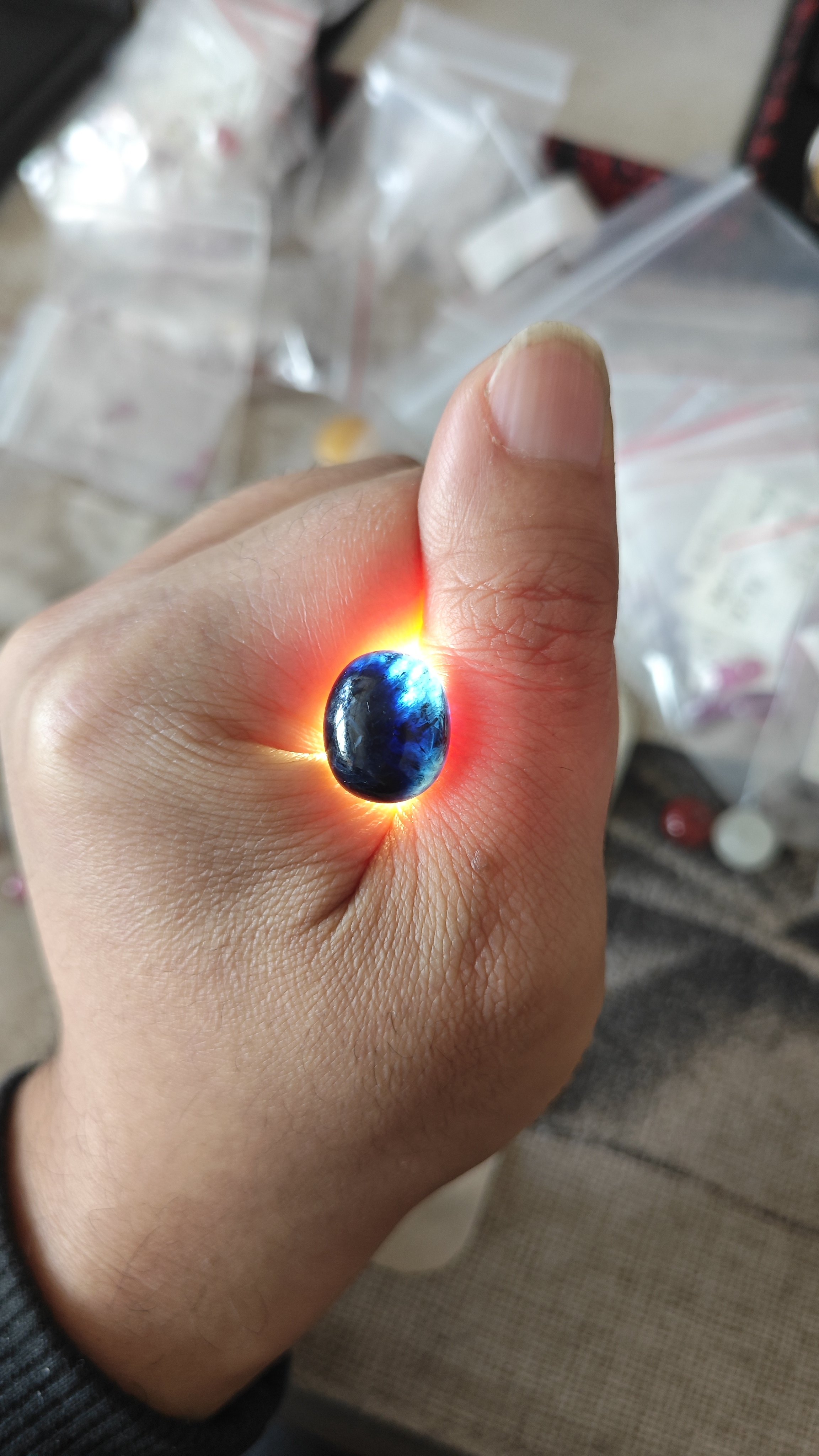 天然山东蓝宝石昌乐 裸石戒面黑蓝色 微瑕 有生长纹椭圆12.5*15