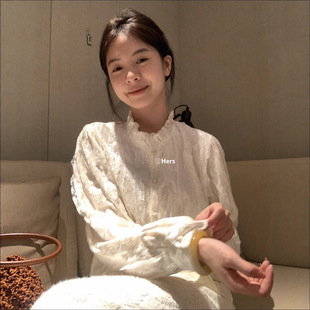 hers一勺甜秋冬法式复古精致蕾丝花边拼接花边领长袖衬衫女10428