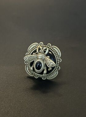 美拉德中古轻奢小众设计蜜蜂琉璃