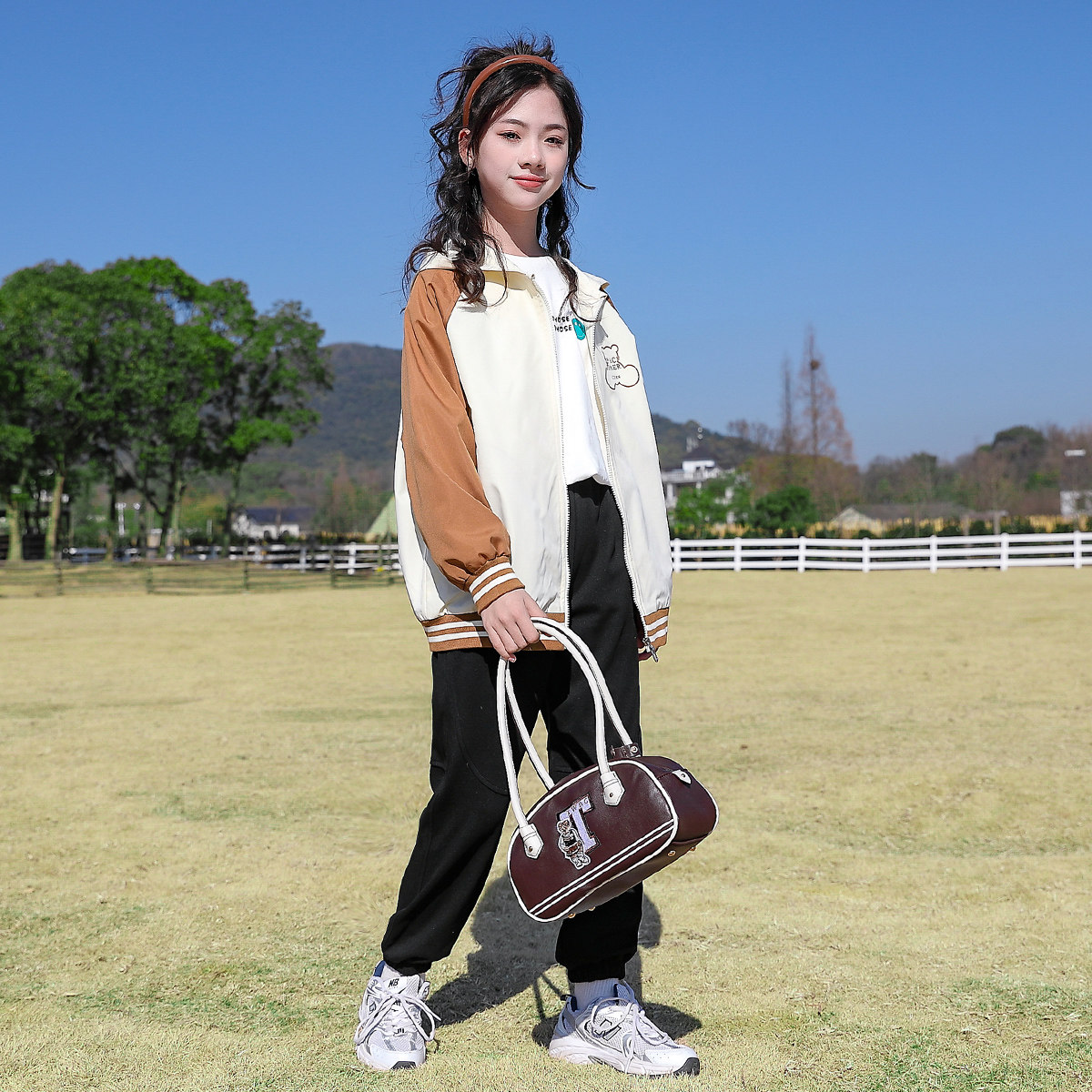 【5折特卖】儿童外套春秋女小熊印花时尚出街上衣春秋款2025新款