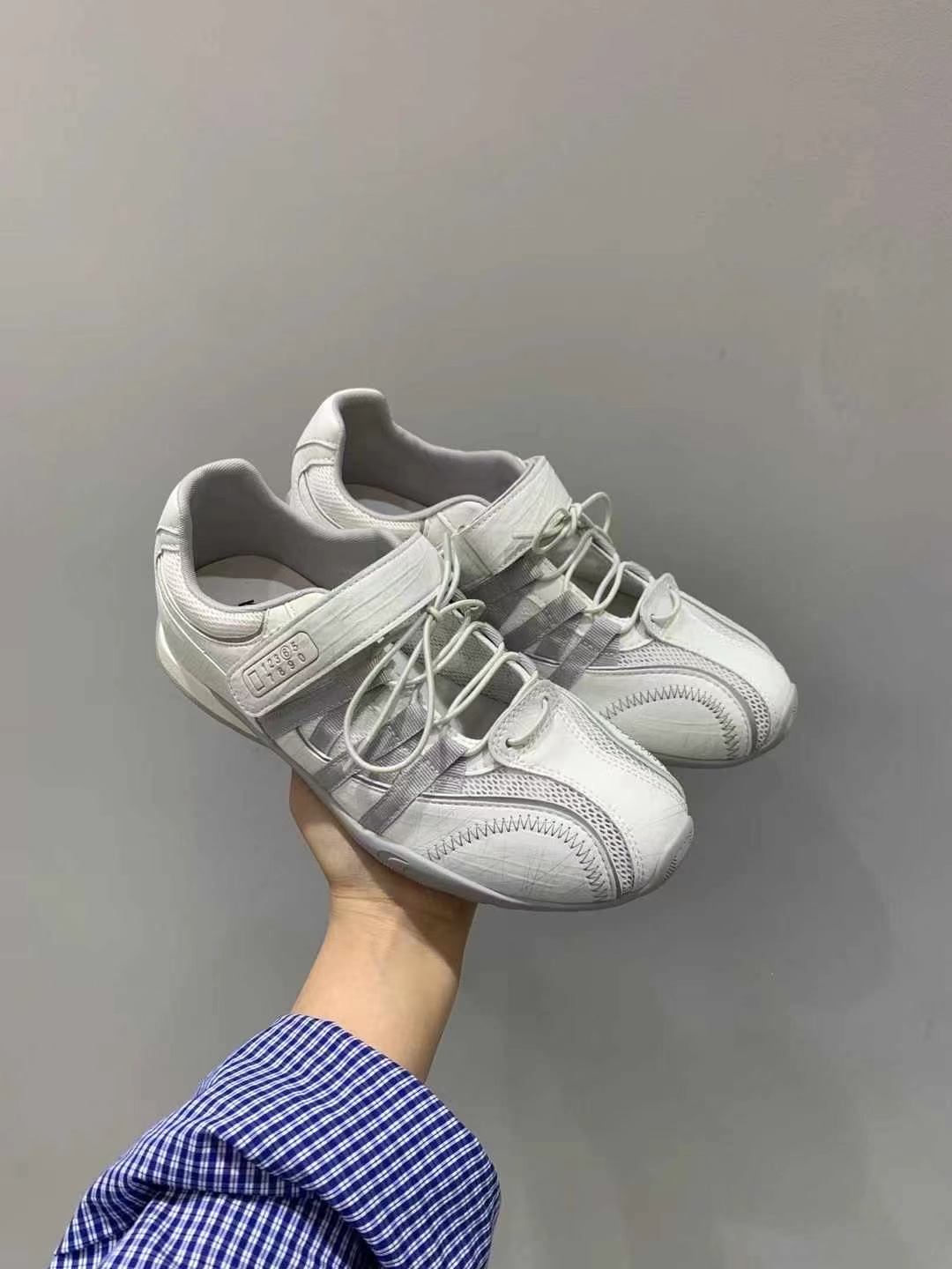 058-1银色玛丽珍运动鞋2026夏季新款女鞋网面透气时尚休闲德训鞋图片