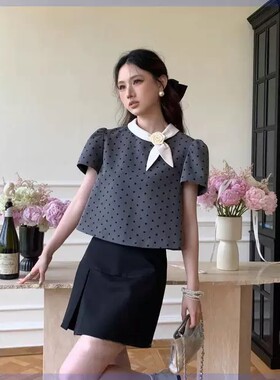 法式减龄温柔宽松短款上衣女夏季花朵领泡泡袖波点娃娃小衫