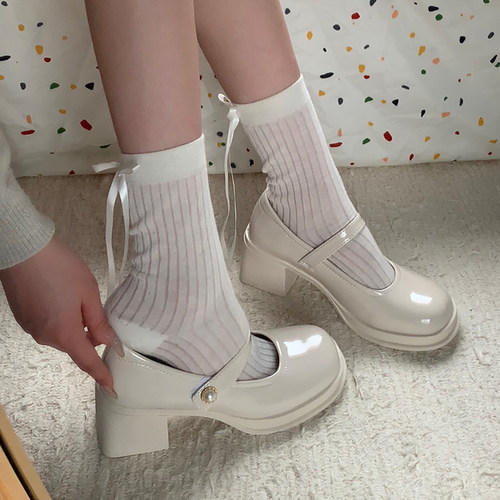 圆头粗跟防水台玛丽珍鞋