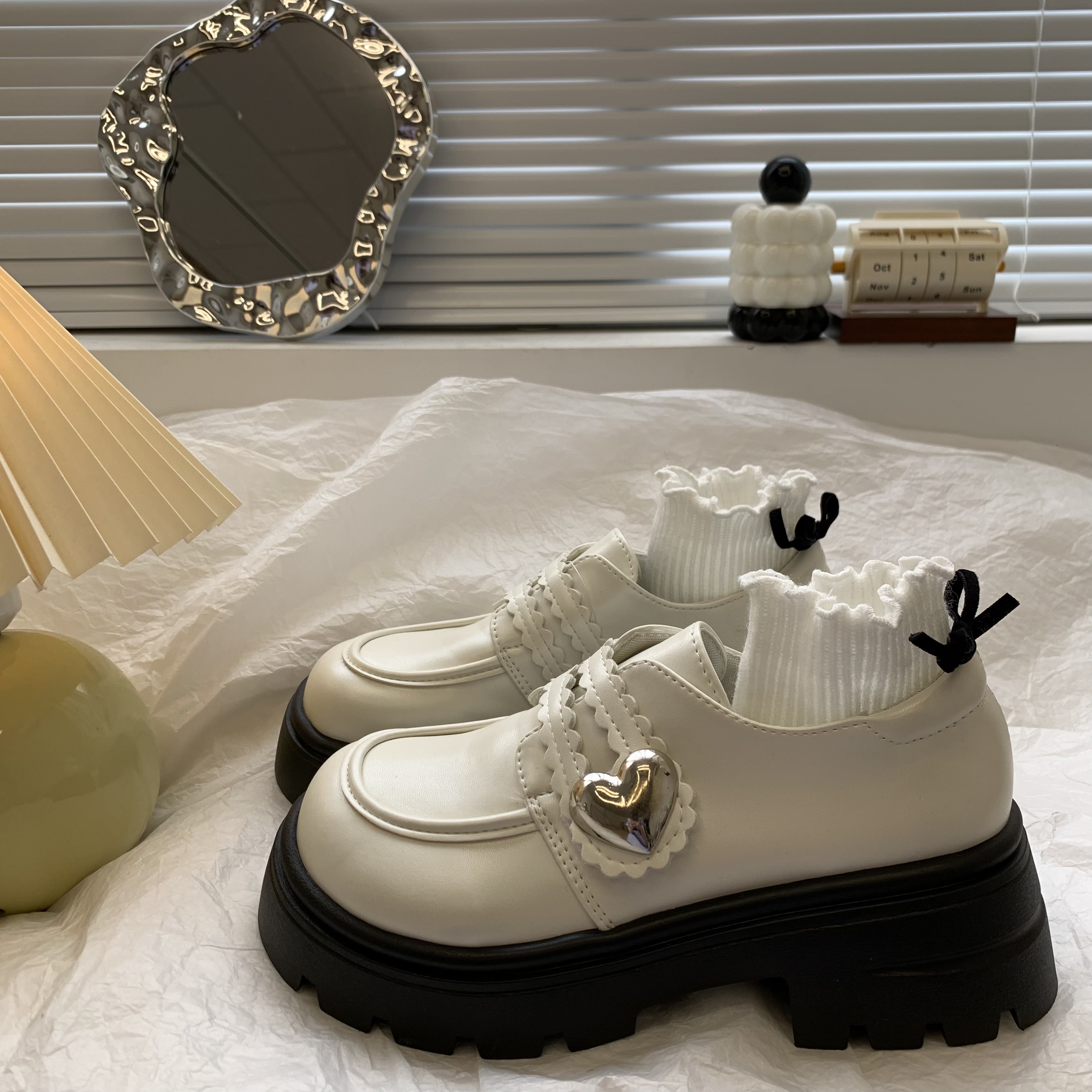 白色玛丽珍大头乐福小皮鞋