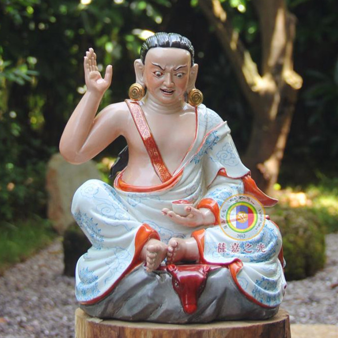 萨迦之光造 密宗噶举派祖师米拉日巴 白教密勒日巴陶瓷造像摆件