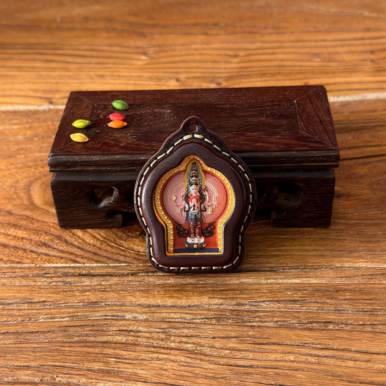 千手观音擦擦西藏手绘 立体唐卡佛像嘎乌盒吊坠 可挂编绳车挂项链