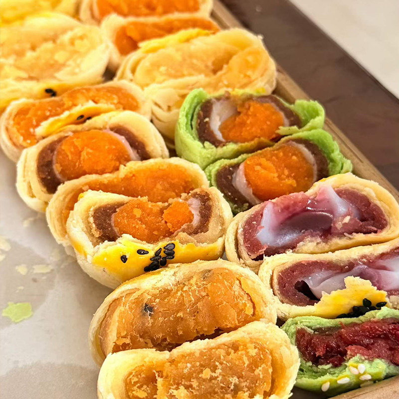 拉丝蛋黄酥生胚雪媚娘咸蛋黄商用35g酥手工冷冻半成品整箱批发
