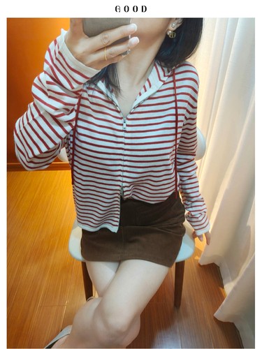 连帽100绵羊毛休闲风短款外套