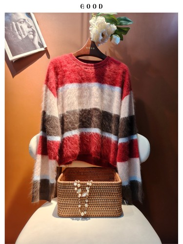 慵懒风短款可爱毛绒绒显白红毛衣