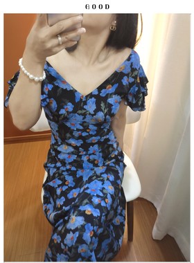 双绉真丝飞飞袖大V领收腰连衣裙