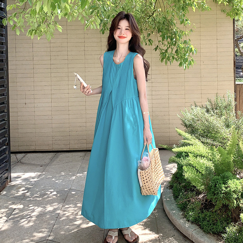 湖蓝色连衣裙女2026夏季新款韩系松弛感清新文艺小个子无袖背心裙