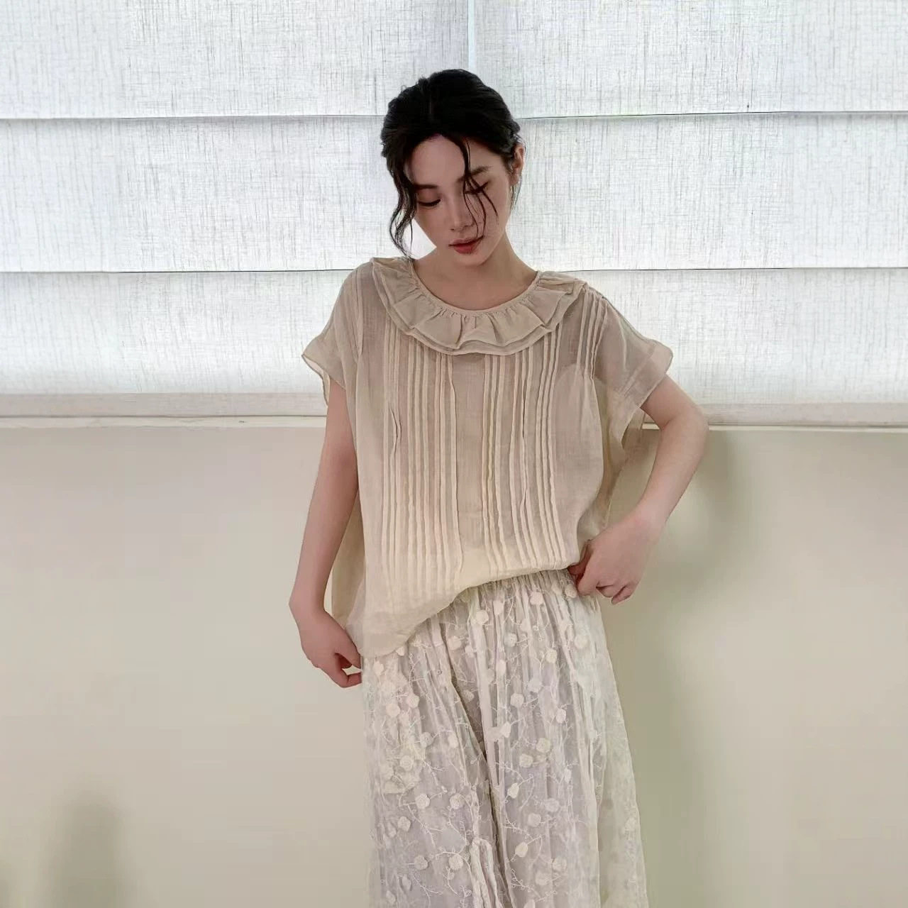 日系森系双层花边领苎麻上衣女夏季新款重工风琴褶减龄连袖衬衫女