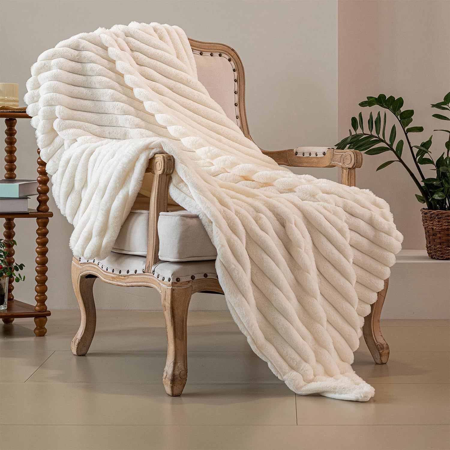 奶油色毛毯ins双层加厚盖毯沙发毯床上仿兔毛绒毯午睡空调毯搭毯