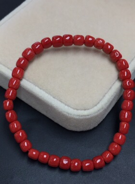 七宝珊瑚：桶珠老型手串，品相如图，尺寸4.8～5.4mm左右