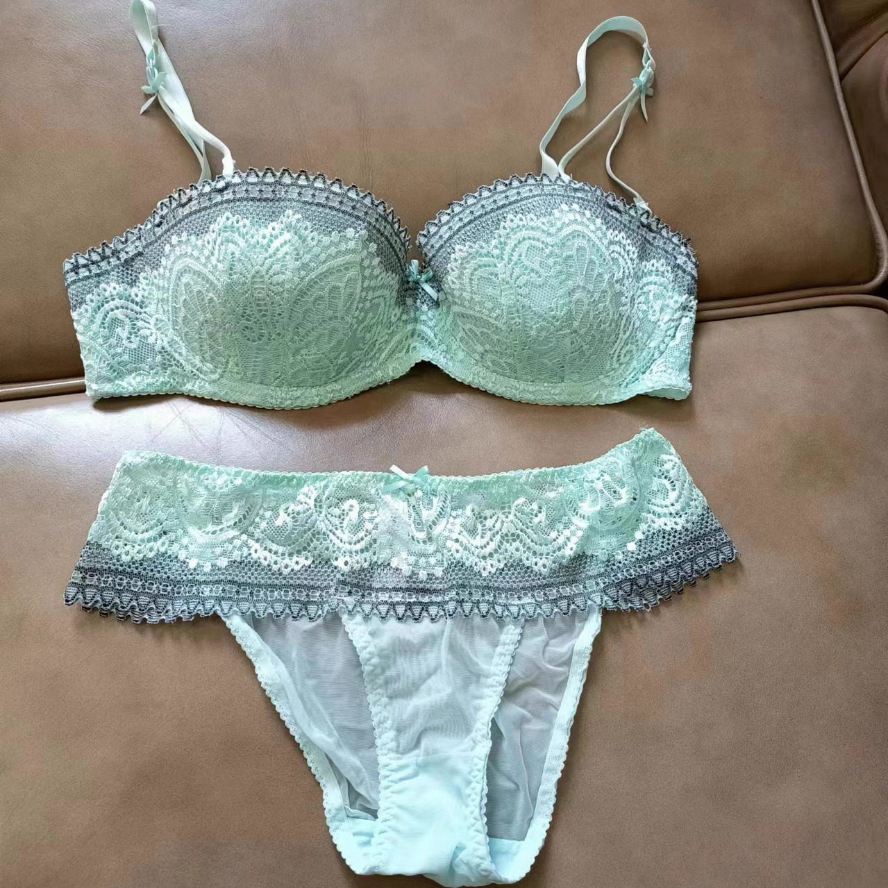 艾塔丽丝 欧美女士薄款蕾丝性感文胸套装适合75E