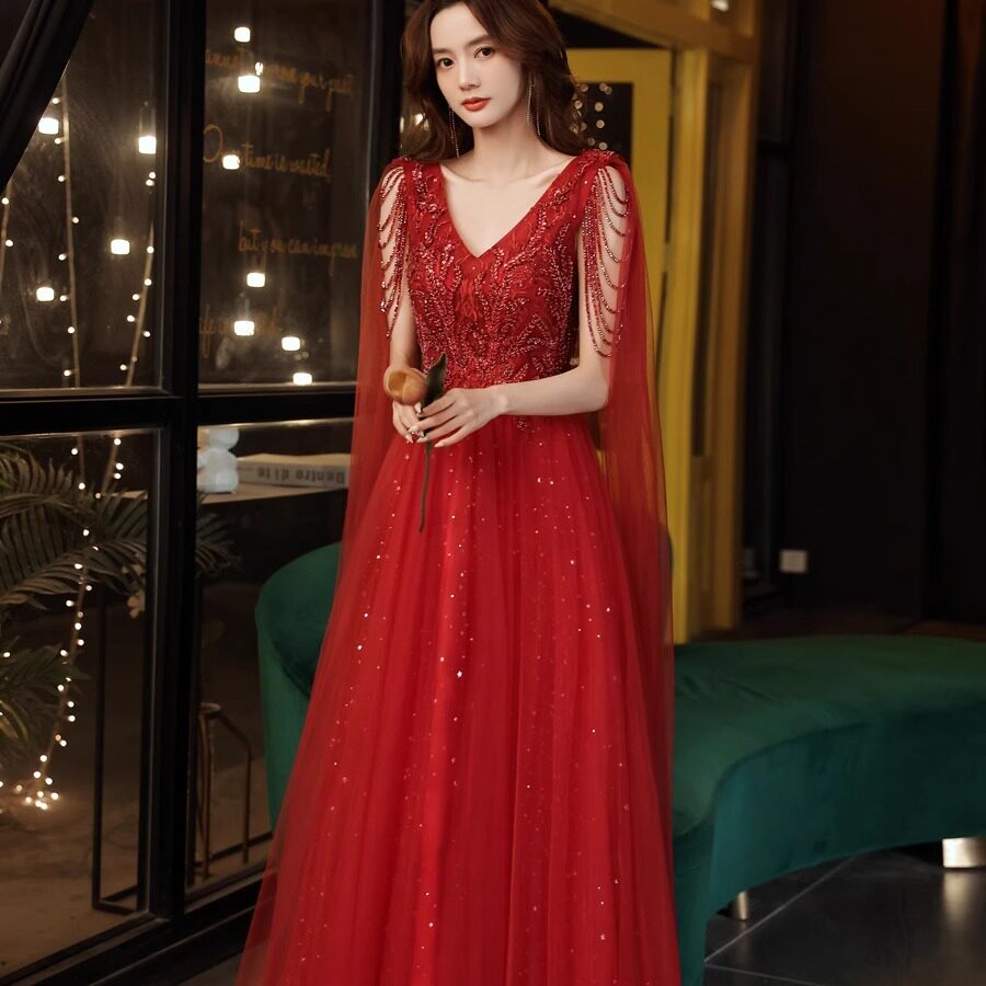 红色订婚服新娘晚礼服女高级宴会