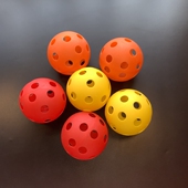 小宝宝牙胶手抓球早教多孔可啃咬软硅胶扣洞洞球学爬触觉健身玩具