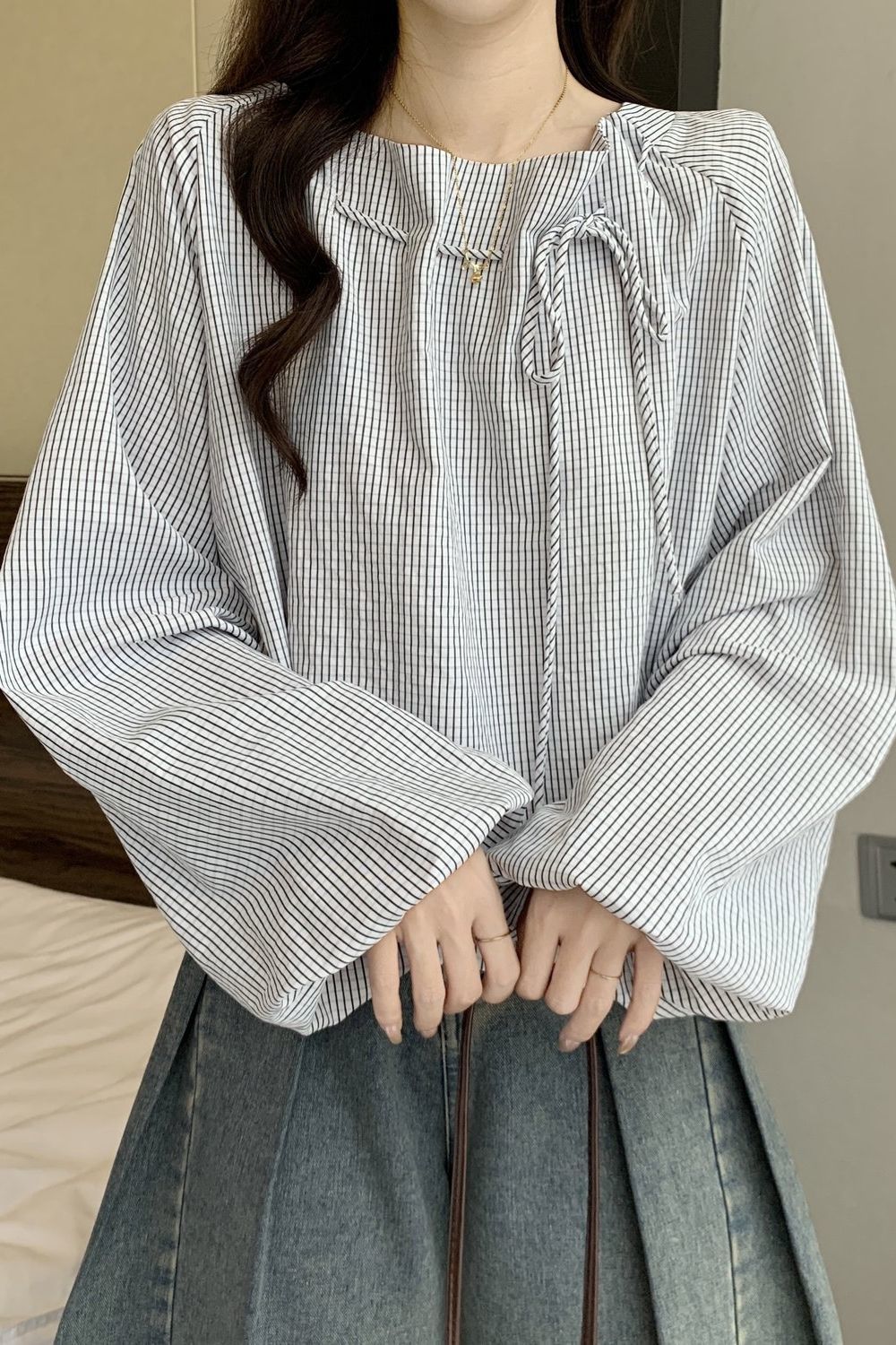 条纹灯笼长袖衬衫女春秋季新款巨好看大码宽松显瘦遮肚上衣女
