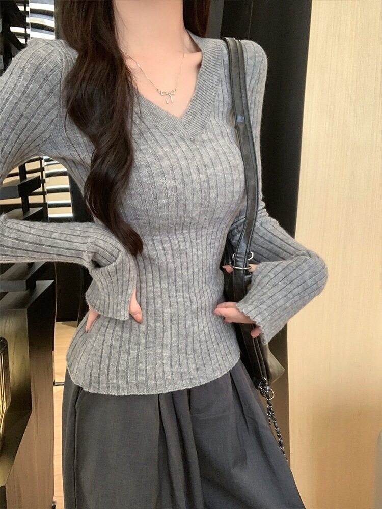 灰色v领针织衫毛衣女2026新款爆款早春秋季绝美修身显胸长袖上衣